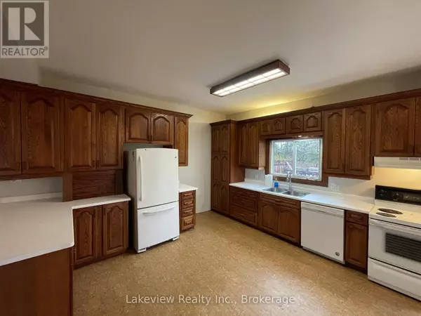 Orillia, ON L3V1G8,151 SIMCOE STREET