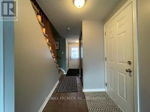 Barrie (painswick South), ON L4N5S9,105 COURTNEY CRESCENT