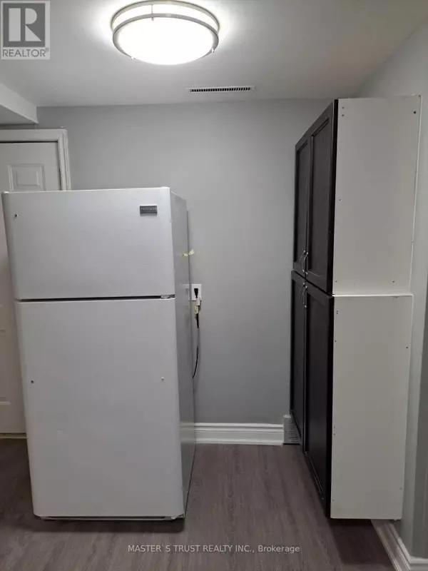 Orillia, ON L3V2R9,356 Barrie RD #3