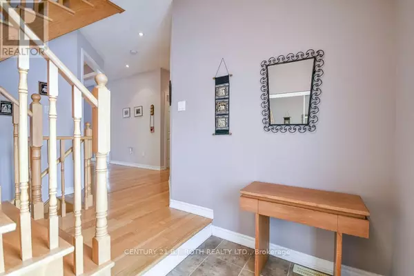 Barrie (innis-shore), ON L4M0A6,24 CONNAUGHT LANE