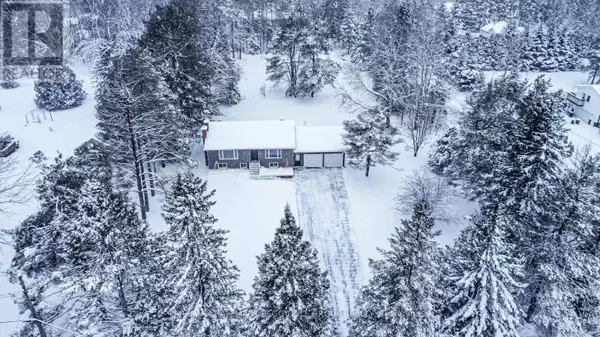 16 HILLVIEW CRESCENT, Springwater, ON L9X1N4