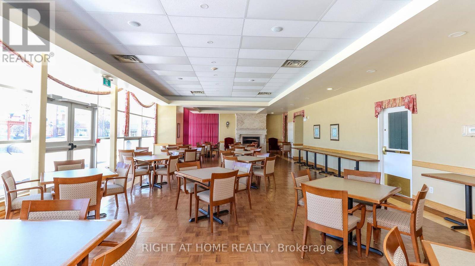 Barrie (painswick South), ON L4N0M3,90 Dean AVE #417