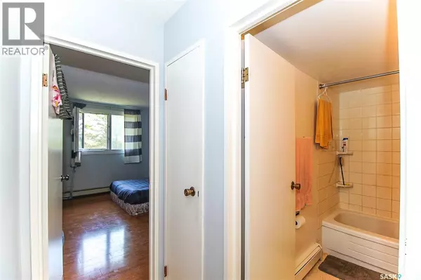 Regina, SK S4S6P8,34 39 Centennial STREET