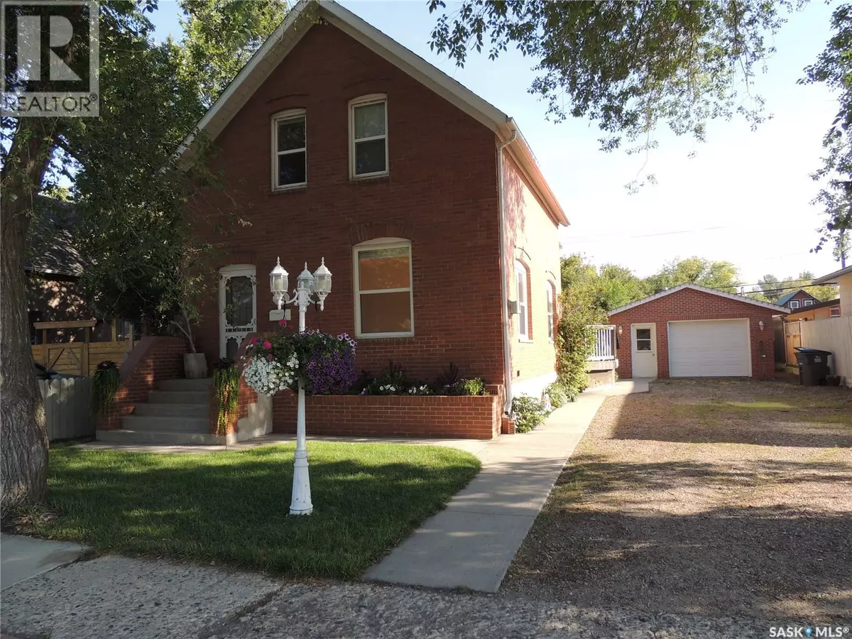 Estevan, SK S4A0S5,1525 3rd STREET