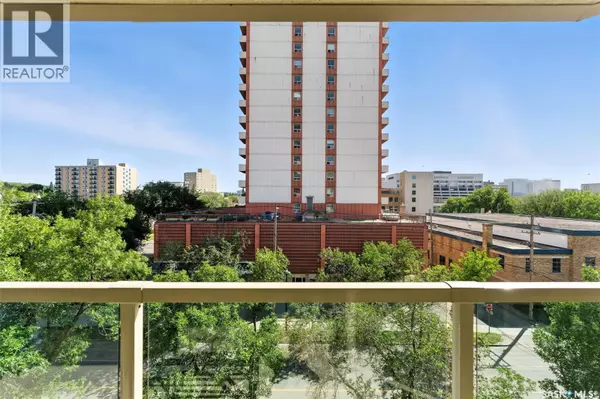 Saskatoon, SK S7K2P6,401 303 5th AVENUE N