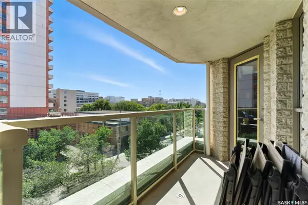 Saskatoon, SK S7K2P6,401 303 5th AVENUE N