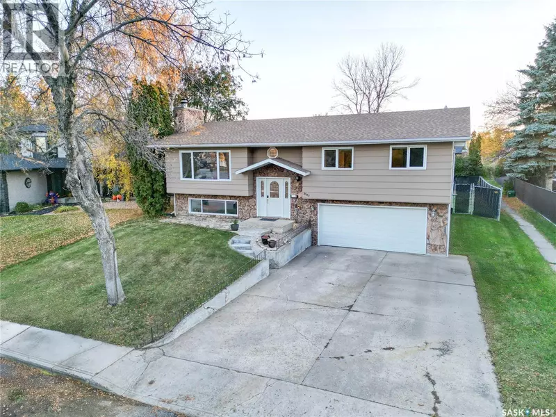 3043 Erickson CRESCENT, Prince Albert, SK S6V6P8