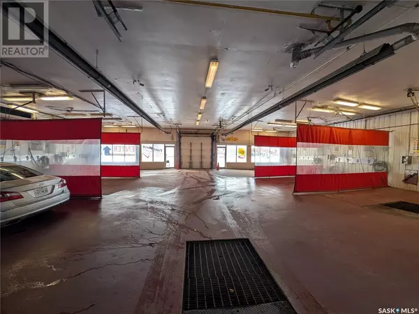 Saskatoon, SK S7J4M4,17 1945 McKercher DRIVE
