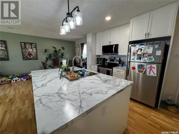 Swift Current, SK S9H3H2,142 1st AVENUE SW