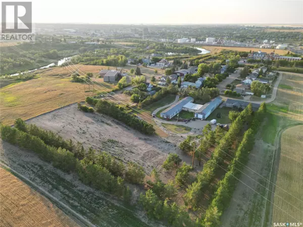 745-751 Victoria STREET E, Moose Jaw, SK S6H6A5