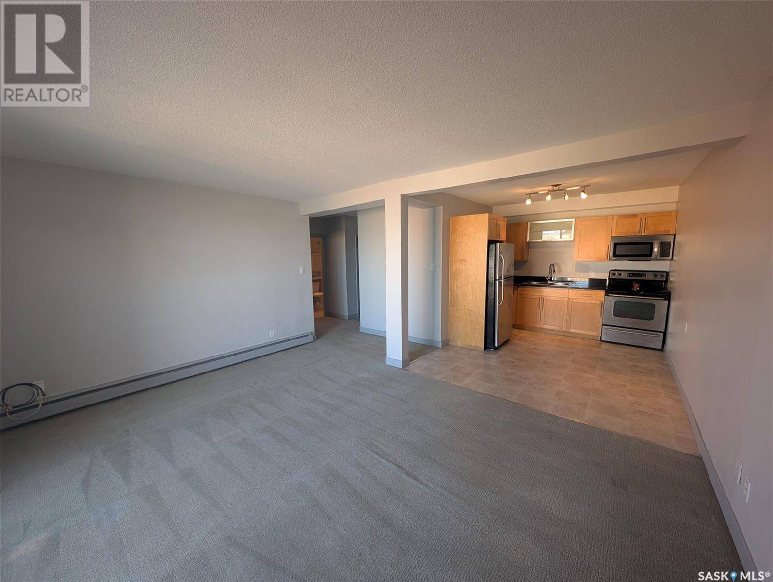 Saskatoon, SK S7H1A2,14 2301 7th STREET E