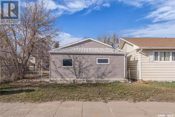 111 2nd AVENUE E, Biggar, SK S0K0M0