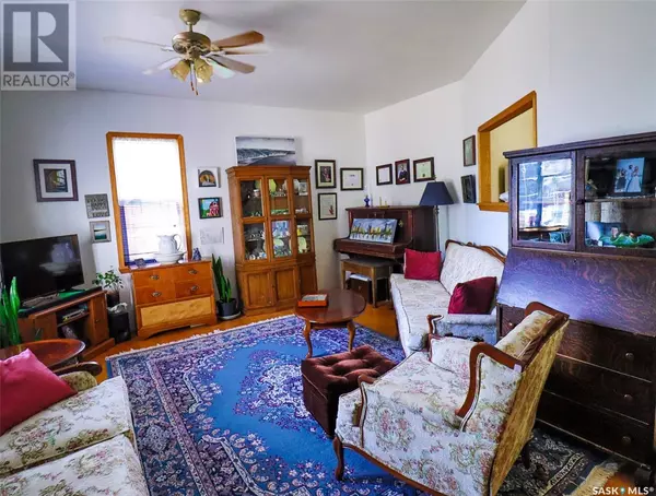 Swift Current, SK S9H3R5,32 11th AVENUE SE