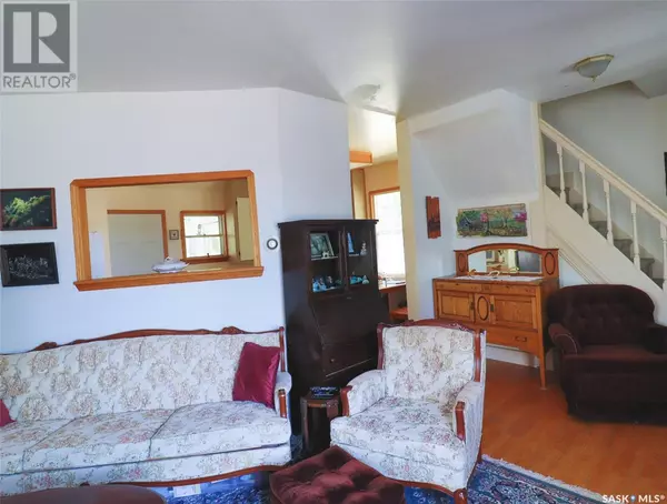 Swift Current, SK S9H3R5,32 11th AVENUE SE