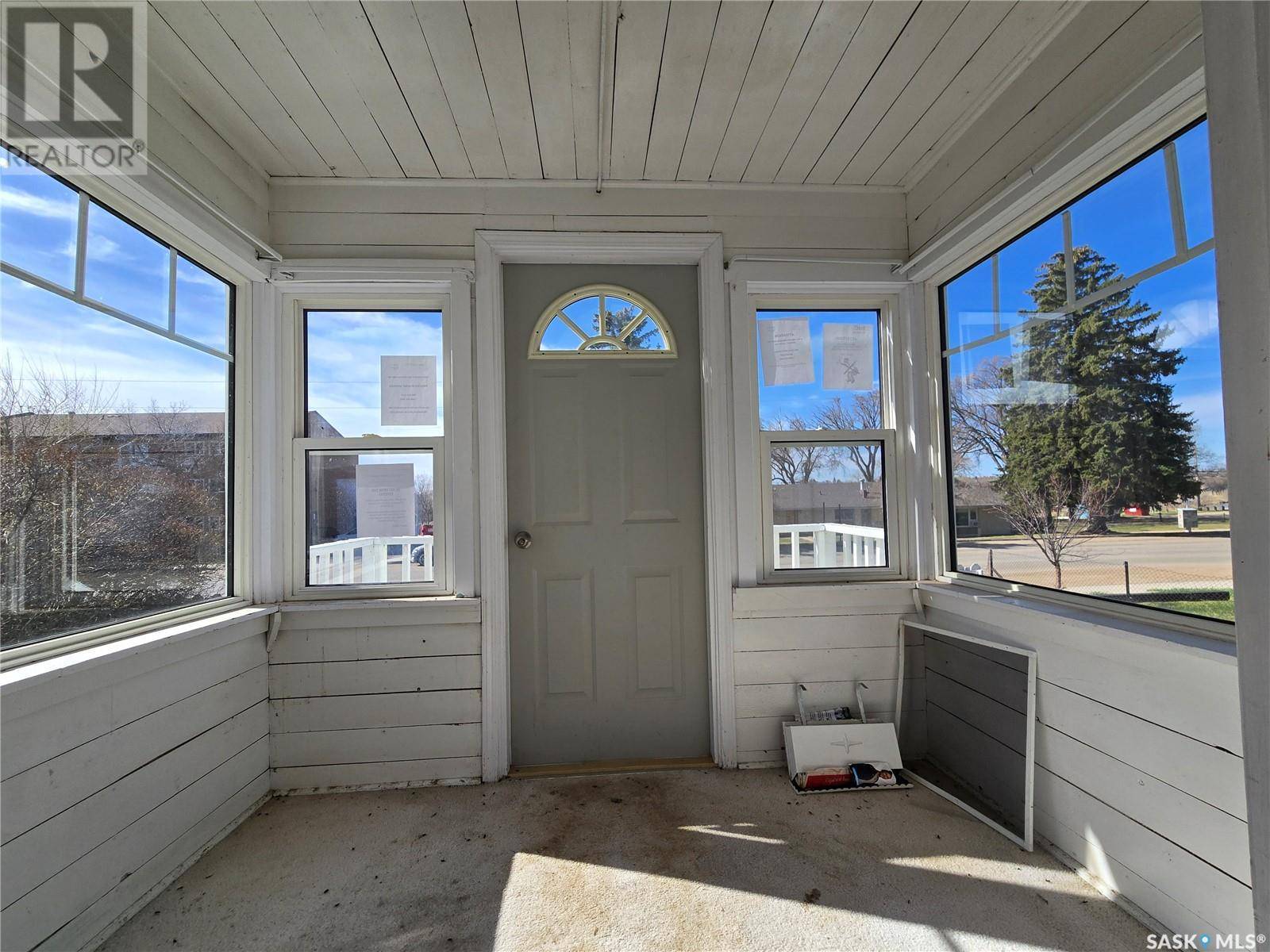 Moose Jaw, SK S6H0E9,624 Fairford STREET E