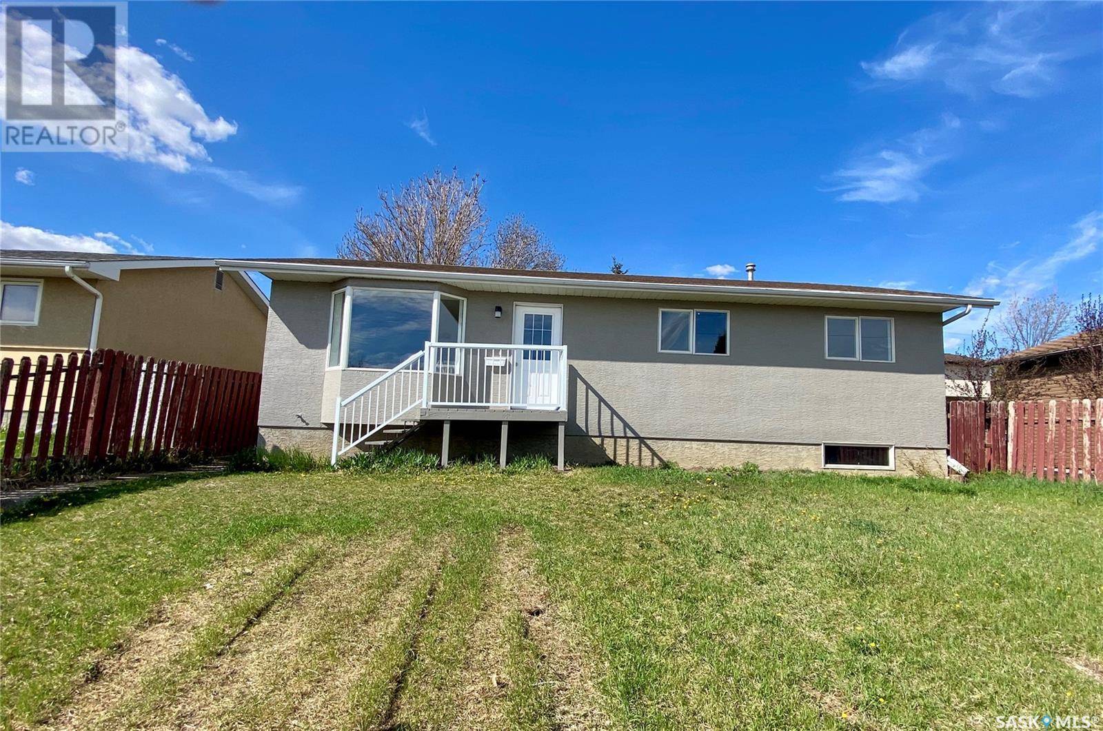 918 Fairford STREET E, Moose Jaw, SK S6H0G5