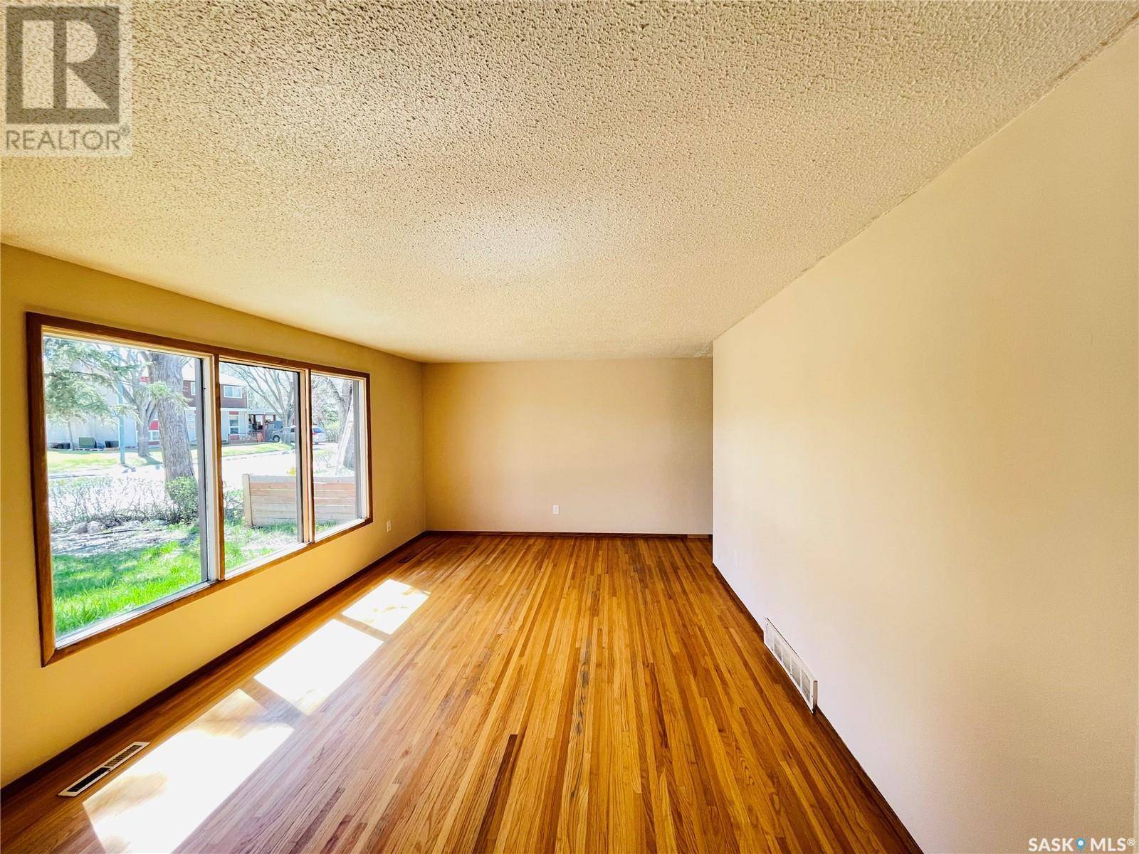 Regina, SK S4S4W3,4306 Castle ROAD
