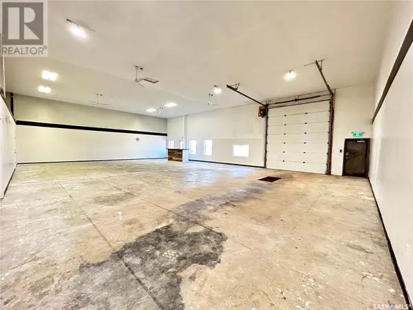 Prince Albert, SK S6W0A5,8 4260 5th AVENUE E