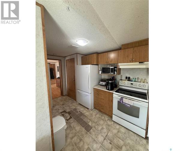 Maidstone, SK S0M1M0,210 5th AVENUE W
