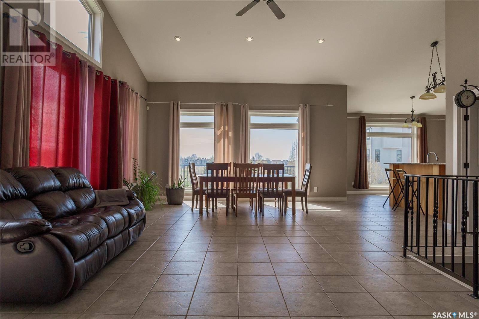 Saskatoon, SK S7R0B7,115 West Hampton BOULEVARD