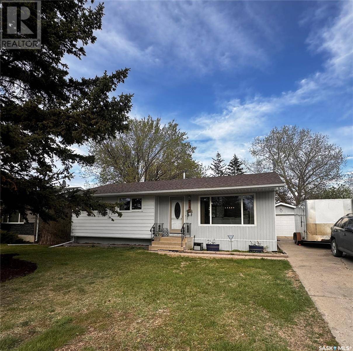 Weyburn, SK S4H2P2,224 17th STREET NE
