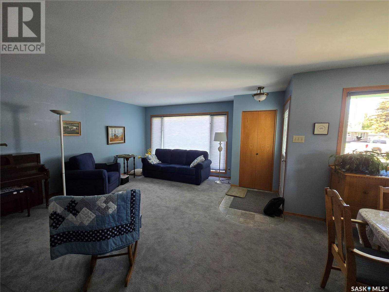 Swift Current, SK S9H2X5,427 15th AVENUE NE