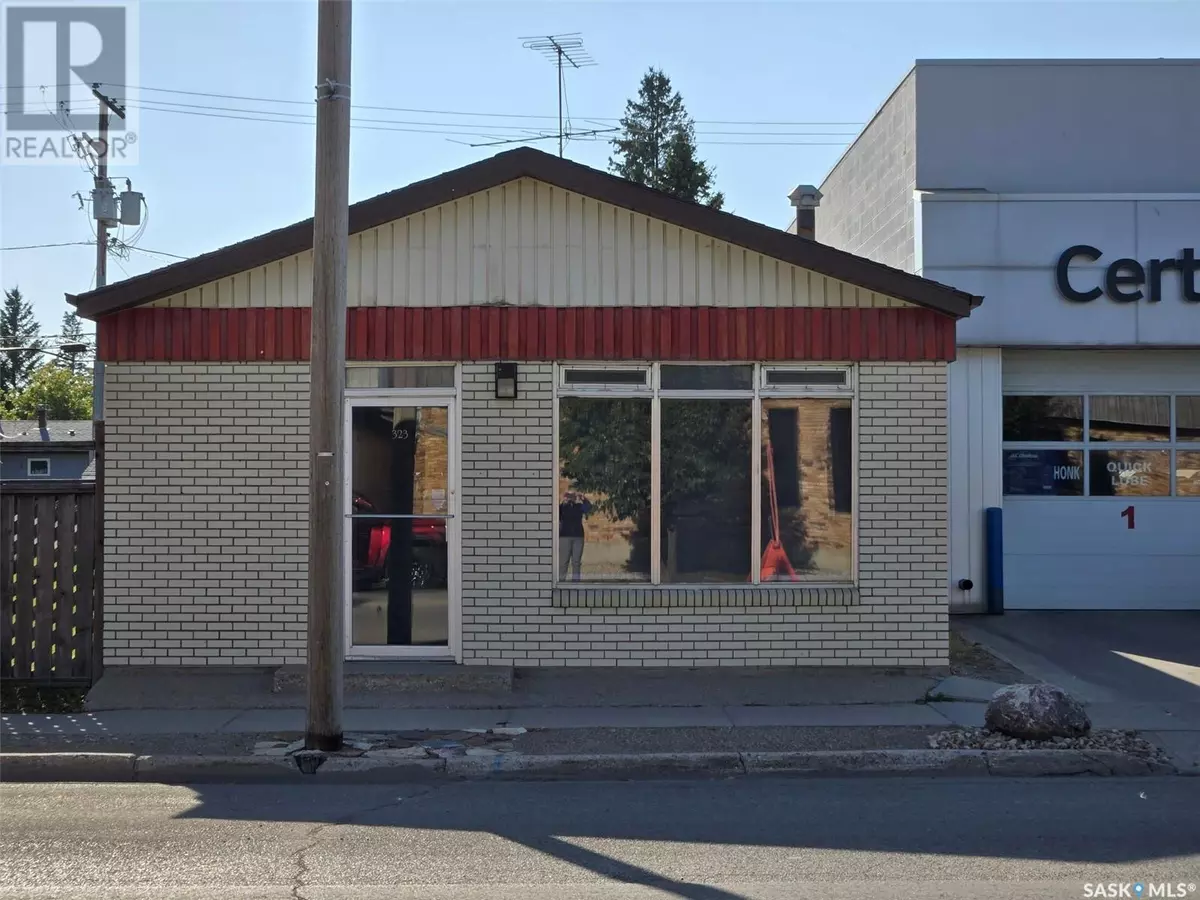 Humboldt, SK S0K2A0,327 Main STREET