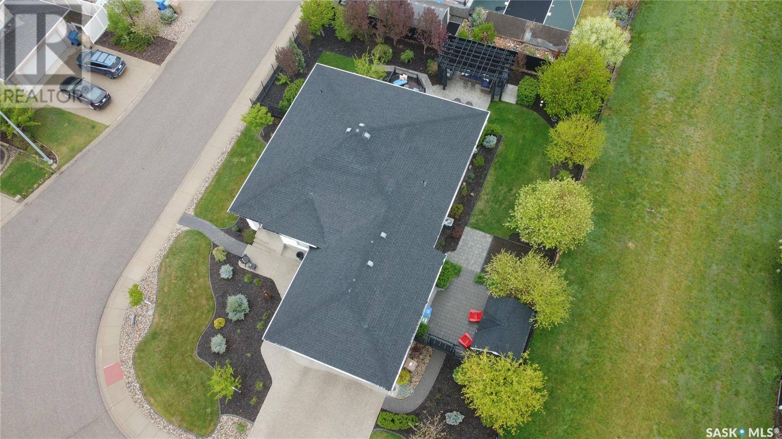 Regina, SK S4V1G8,8029 Wascana Gardens CRESCENT
