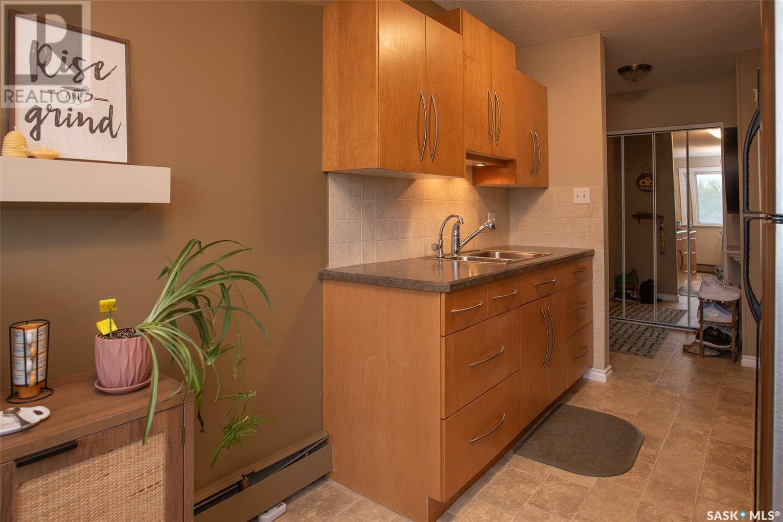 Regina, SK S4R3M4,16 26 Shaw STREET