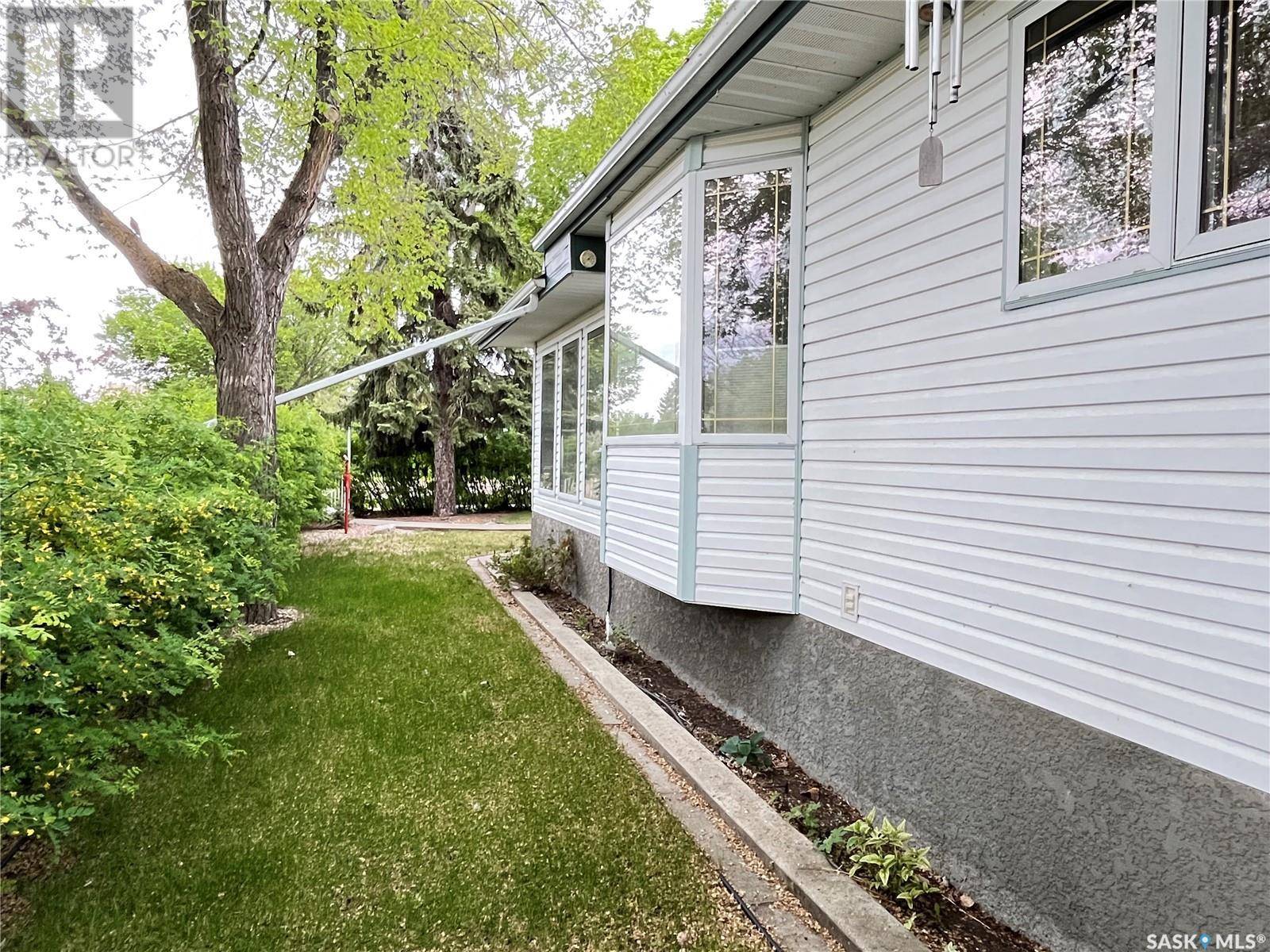 Maple Creek, SK S0N1N0,201 Aspen STREET
