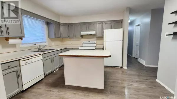 North Battleford, SK S9A3L1,10716 Meighen CRESCENT