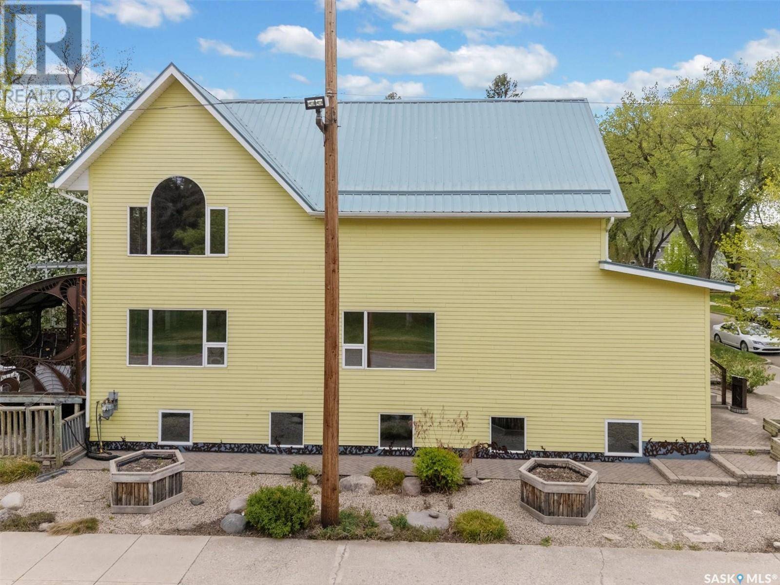 Saskatoon, SK S7N0T1,1040 Aird STREET
