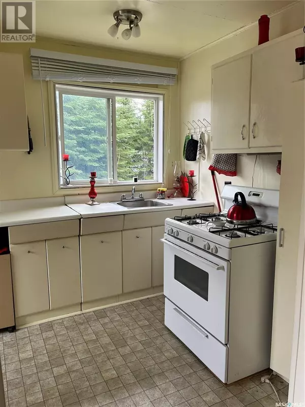 Dore Lake, SK S0M1B0,3 Feszyk DRIVE