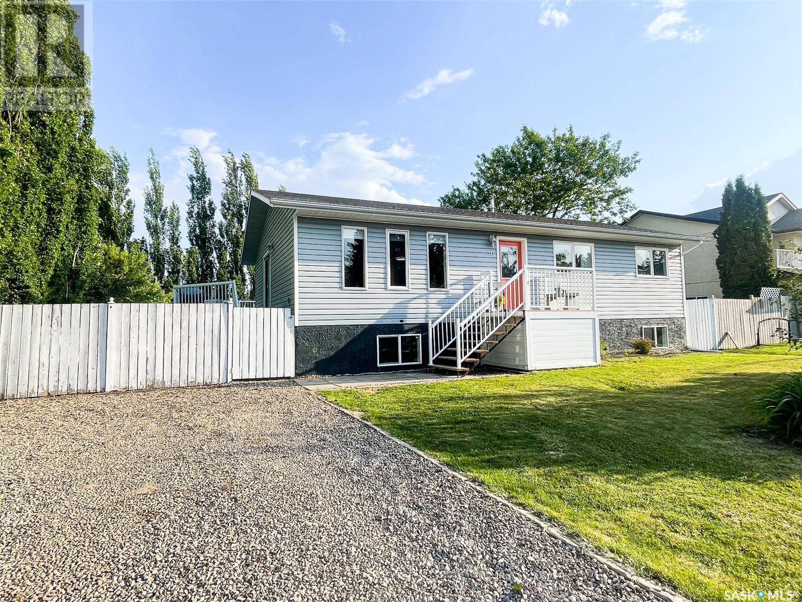 Meadow Lake, SK S9X1H3,310 Woodman AVENUE