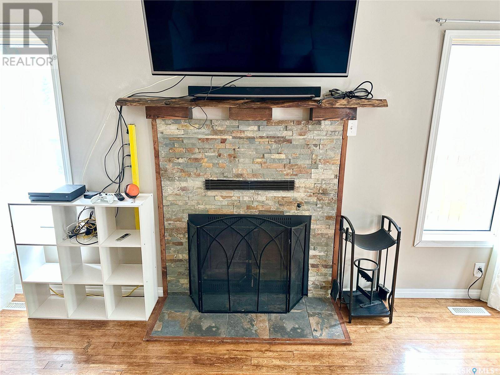 Weyburn, SK S4H1E8,125 9th STREET NE