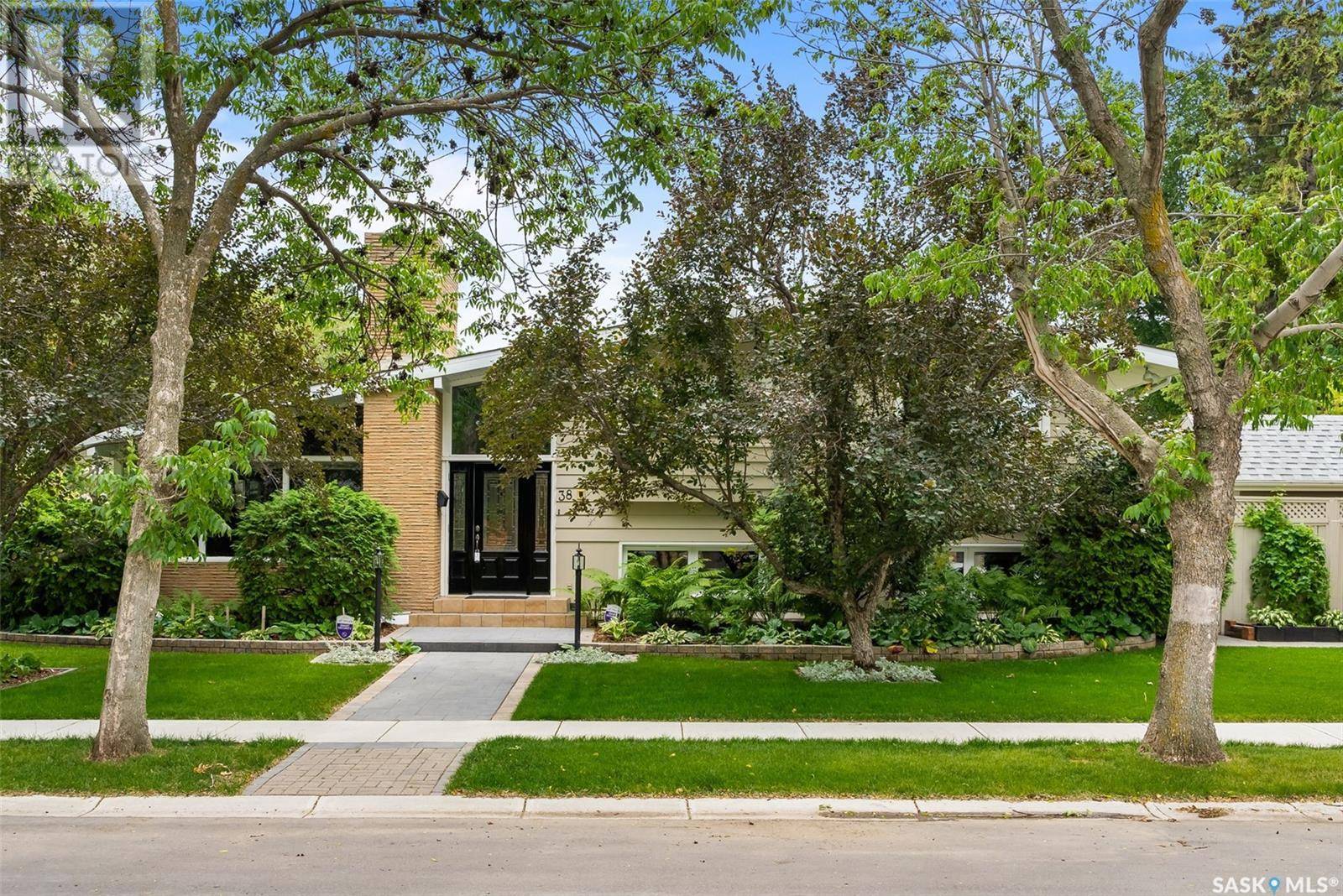 Regina, SK S4S4A6,38 Calder CRESCENT