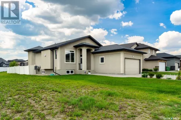 Regina, SK S4V1R4,3526 GREEN WATER DRIVE