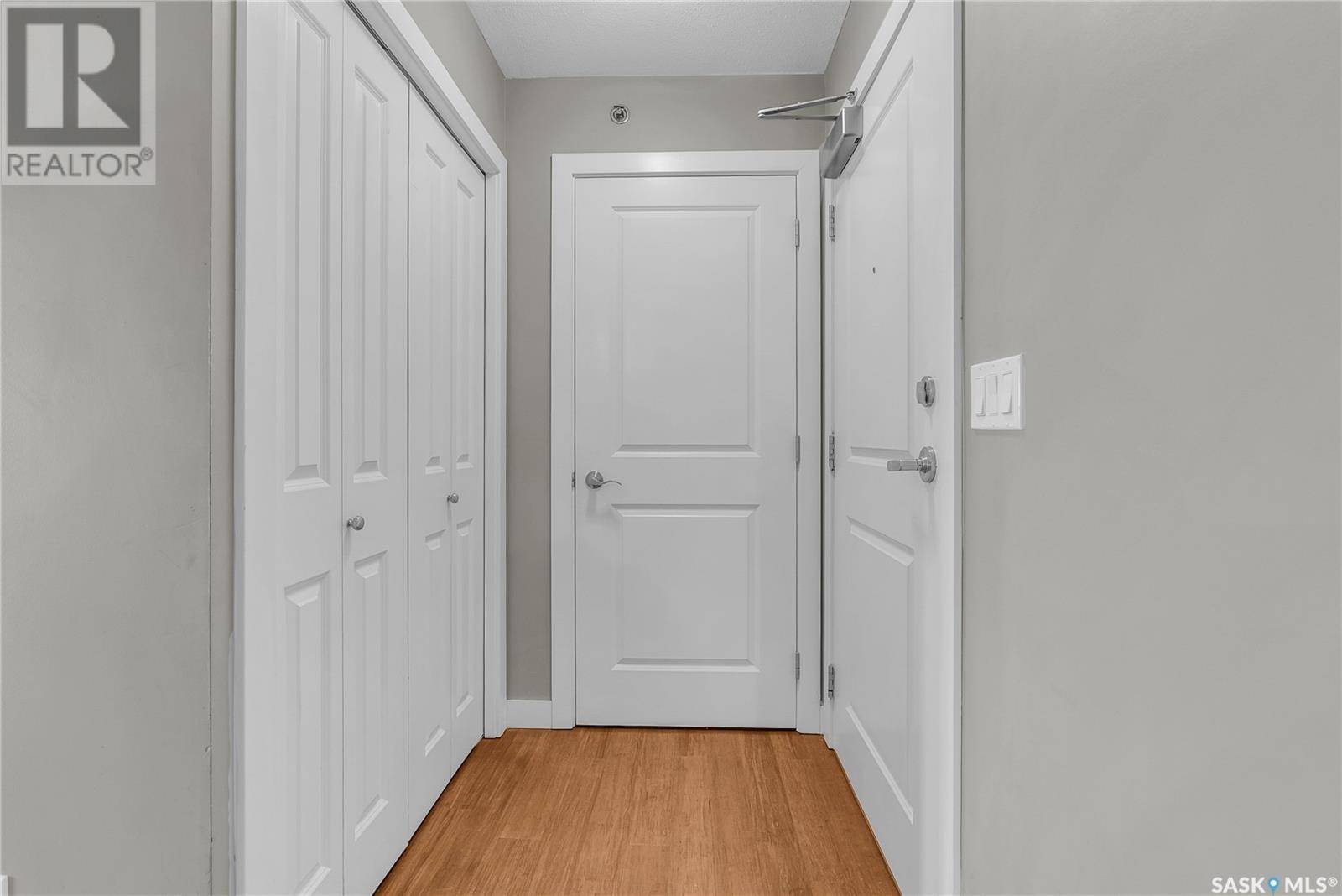 Saskatoon, SK S7T0J7,305A 415 Hunter ROAD