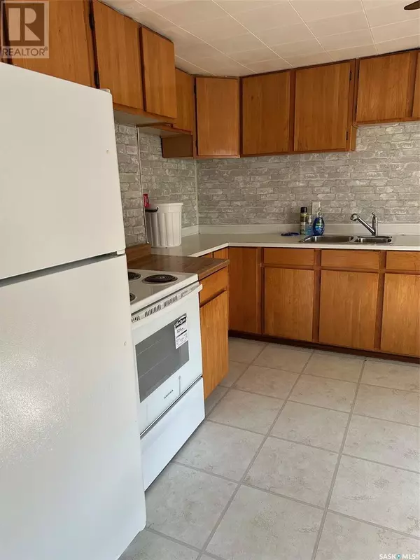 Estevan, SK S4A0V6,717 4th STREET