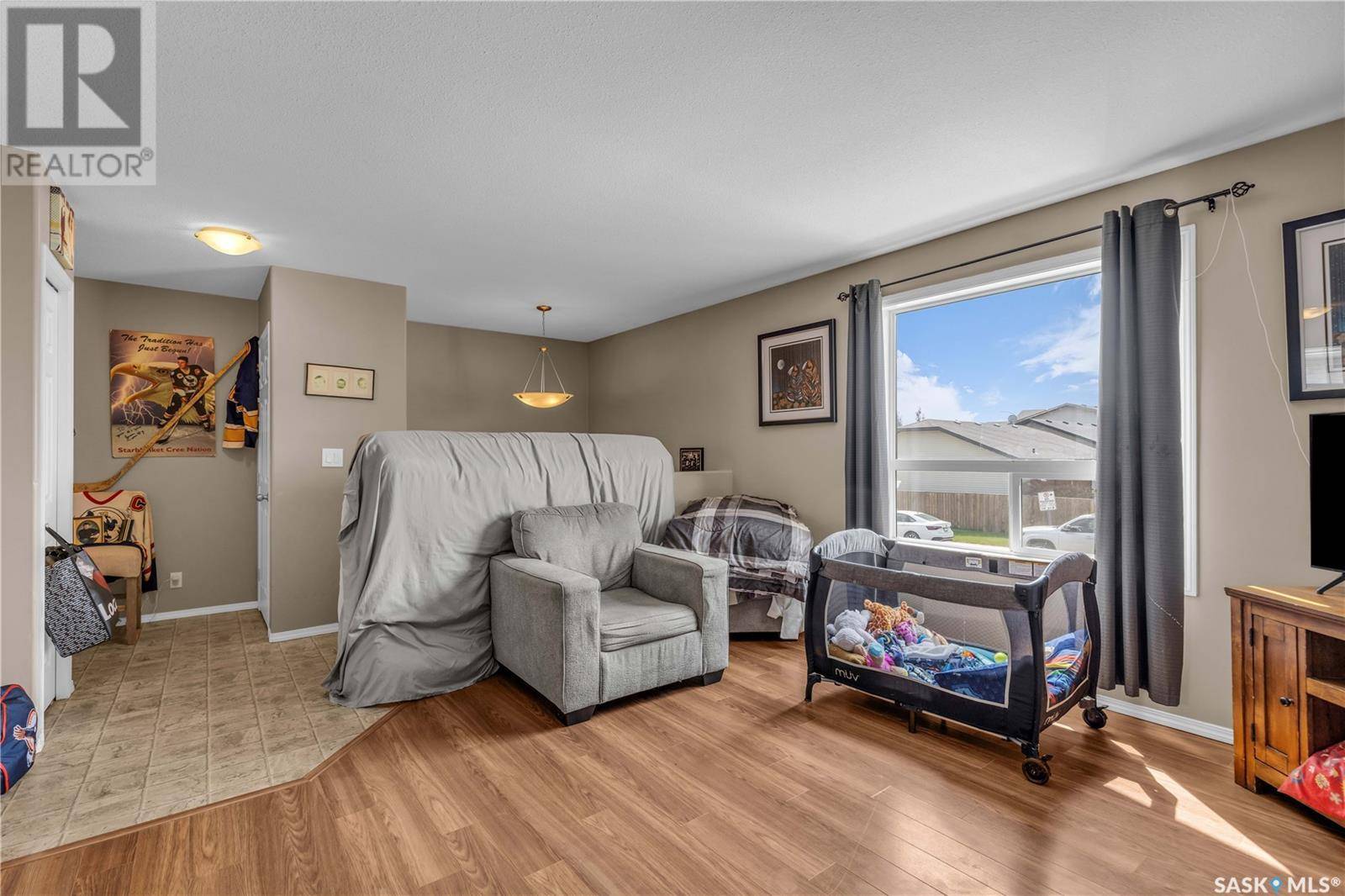 Martensville, SK S0K2T2,8 200 Hiebert CRESCENT