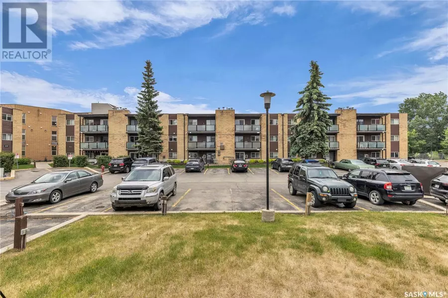 107 423 Tait COURT, Saskatoon, SK S7H5L3