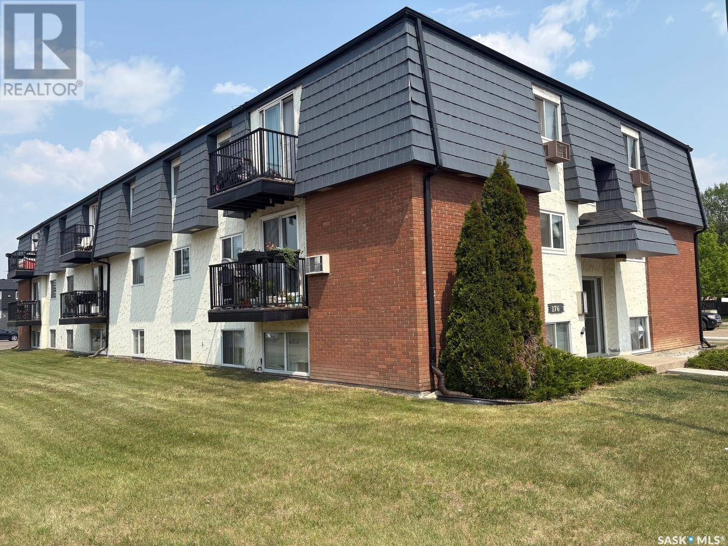 10 176 Acadia COURT, Saskatoon, SK S7H4C4