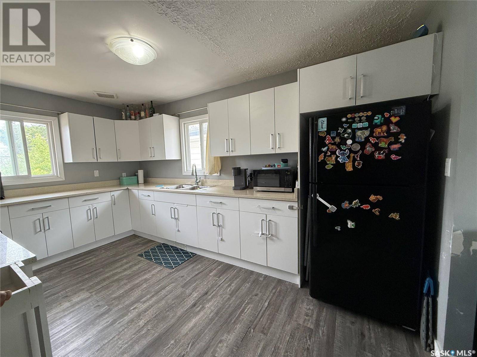 Saskatoon, SK S7L2W6,938 P AVENUE N