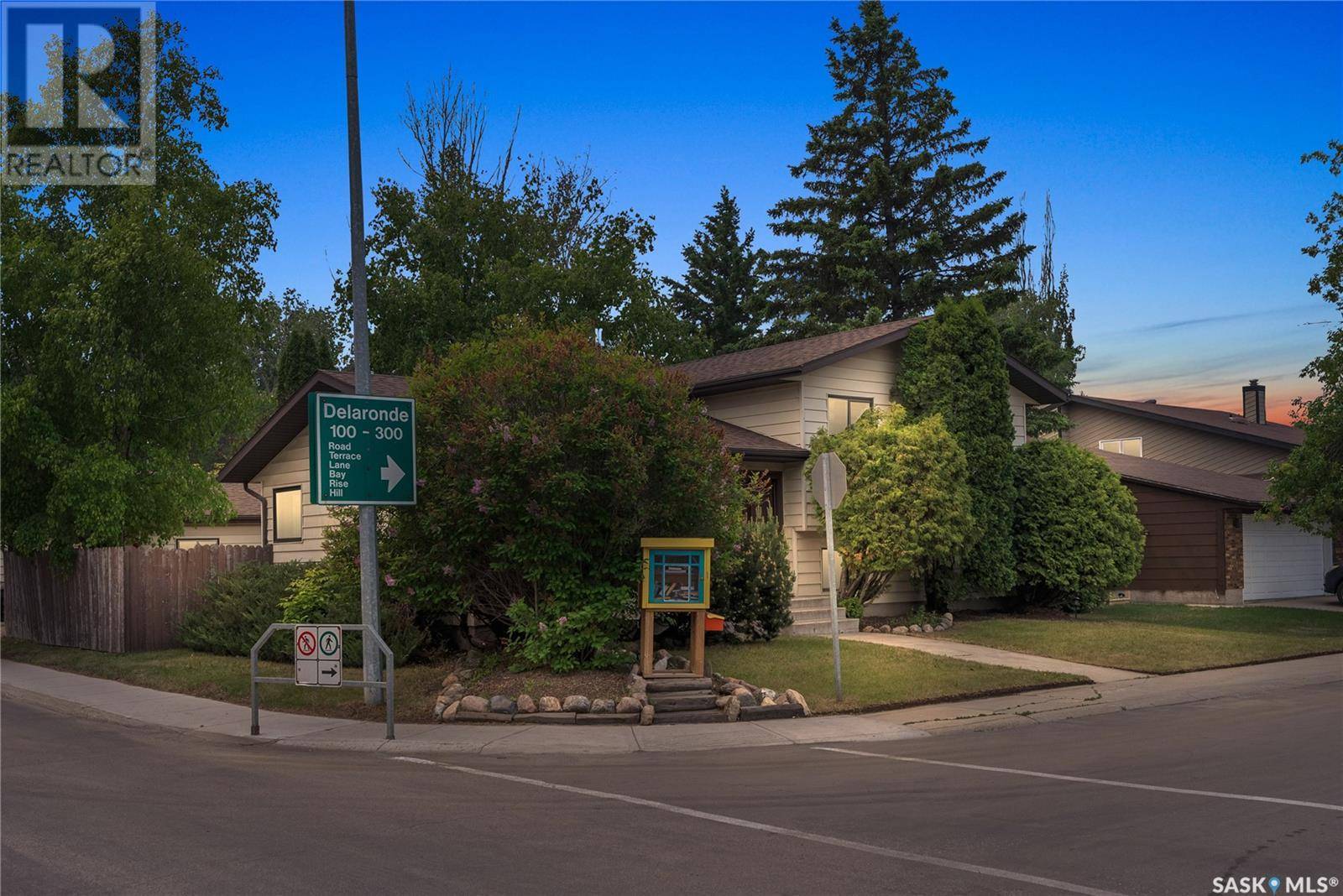 Saskatoon, SK S7J3Y2,102 Delaronde ROAD