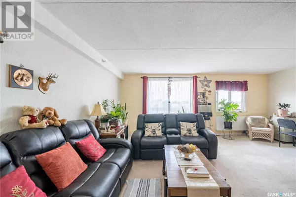 Regina, SK S4S6Y8,507 4045 Rae STREET
