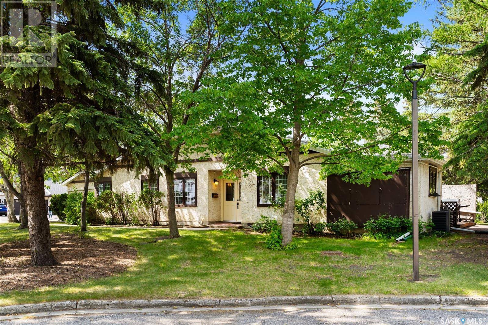 Regina, SK S4S6X1,1052 Gryphons WALK