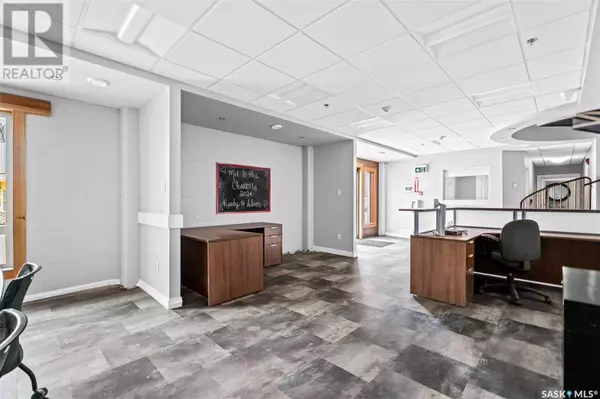 Moose Jaw, SK S6H0L9,461 Athabasca STREET E