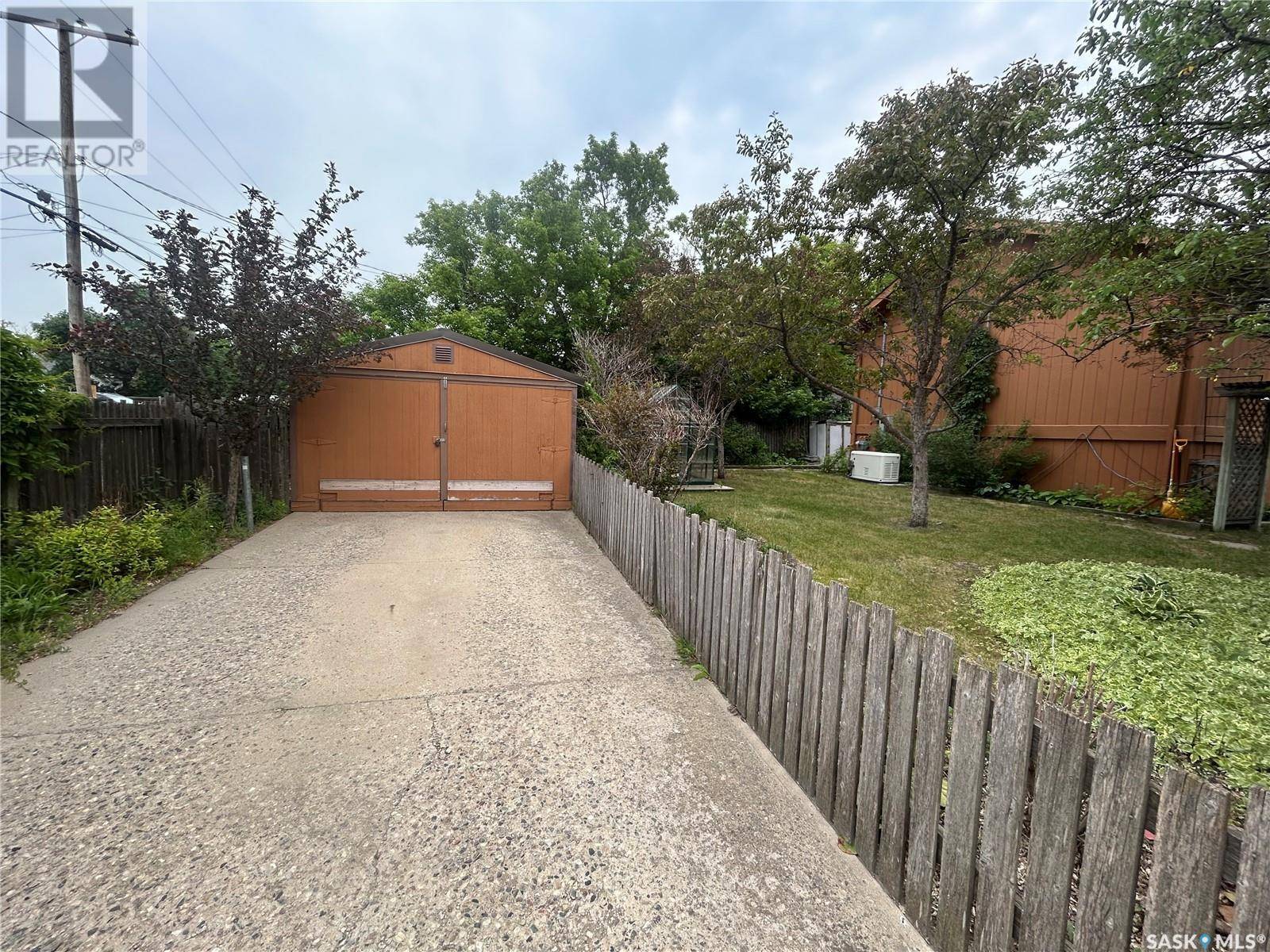 Estevan, SK S4A0P1,445 3rd STREET