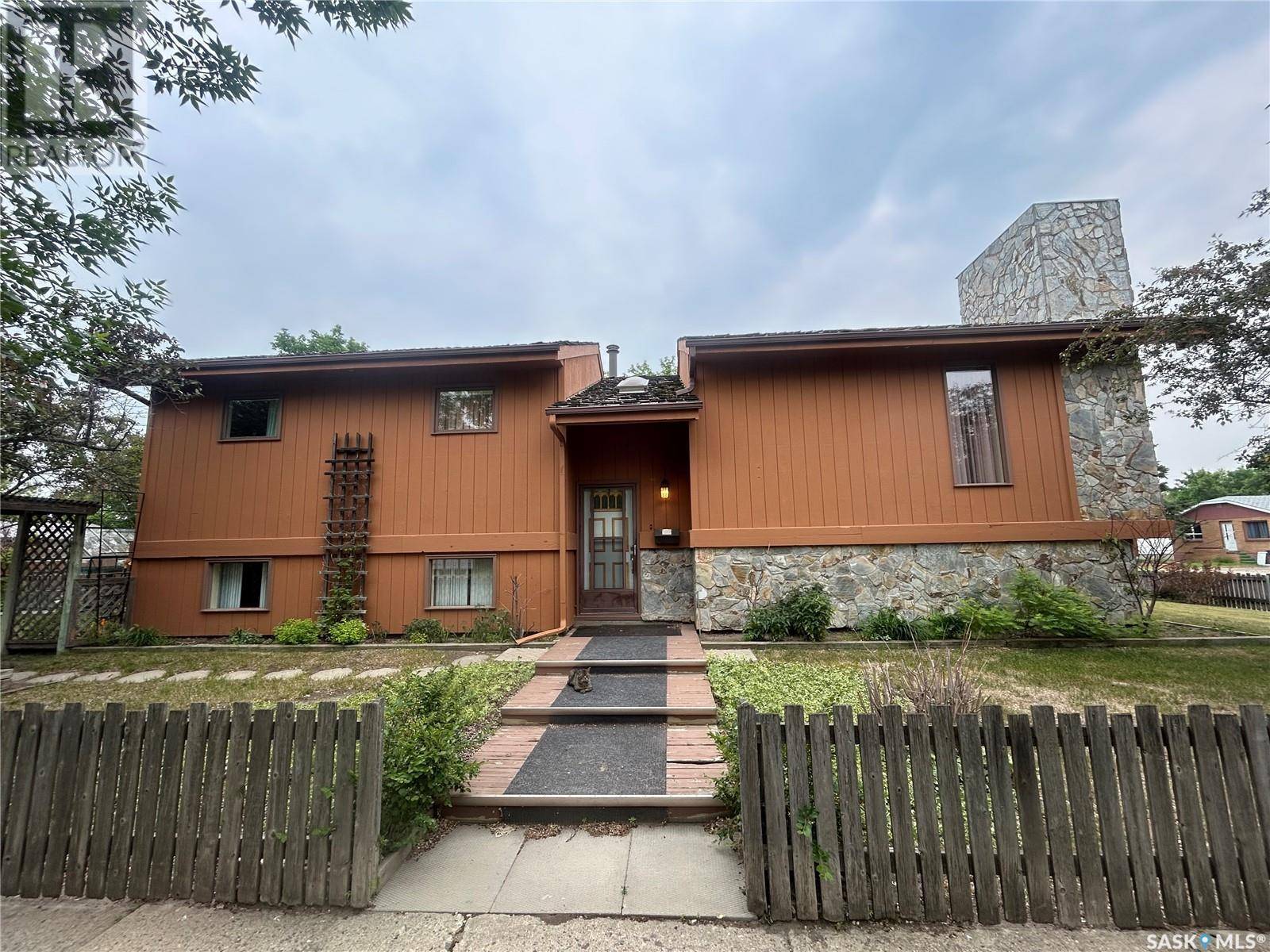 Estevan, SK S4A0P1,445 3rd STREET