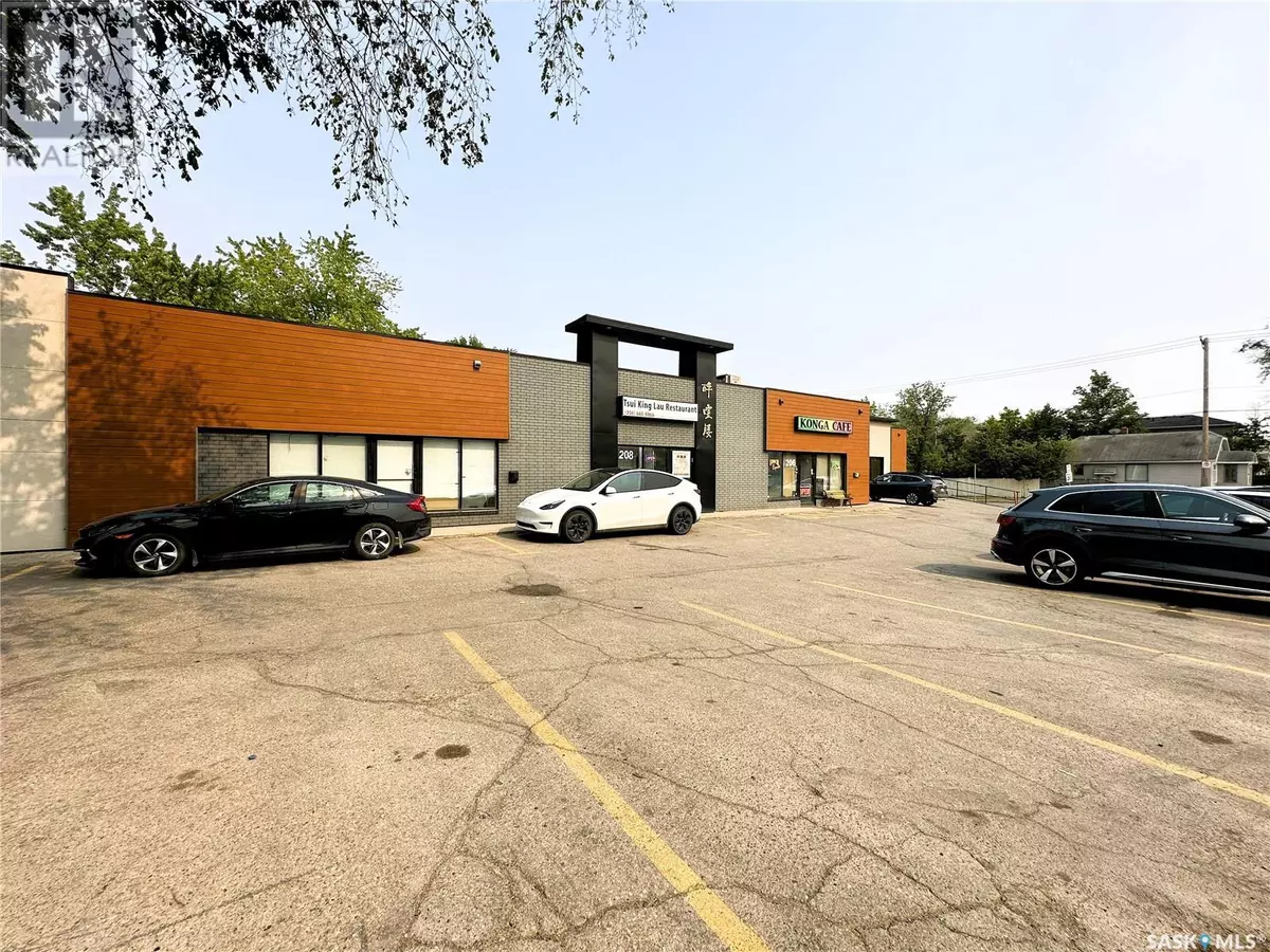 Saskatoon, SK S7L6B6,208 H AVENUE N